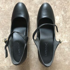 Capezio 8.5 M Manhattan Character Shoes New in Box